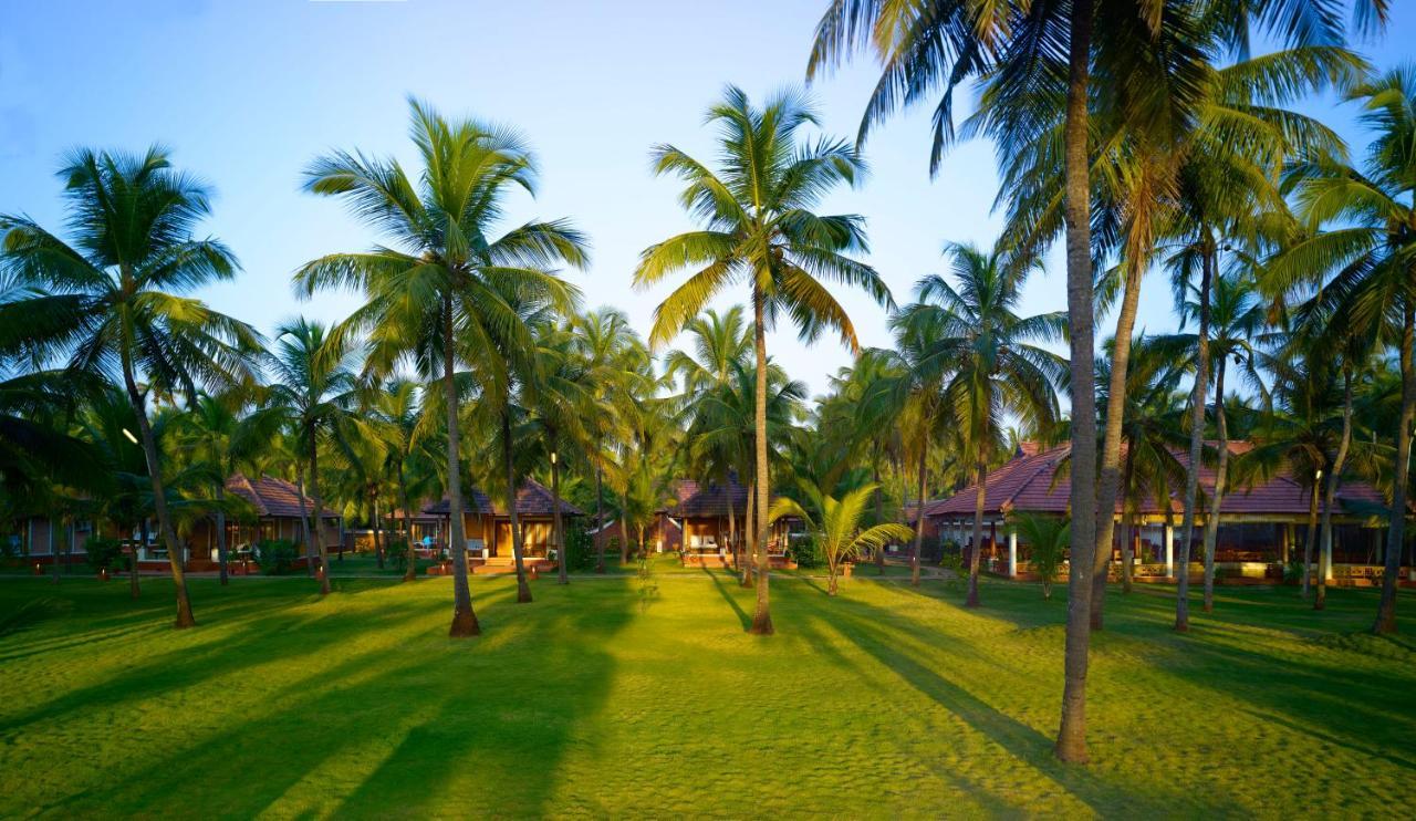 The Nattika Beach Resort Thrissur Buitenkant foto