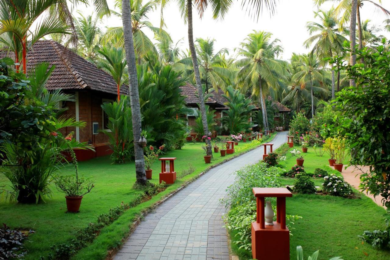 The Nattika Beach Resort Thrissur Buitenkant foto