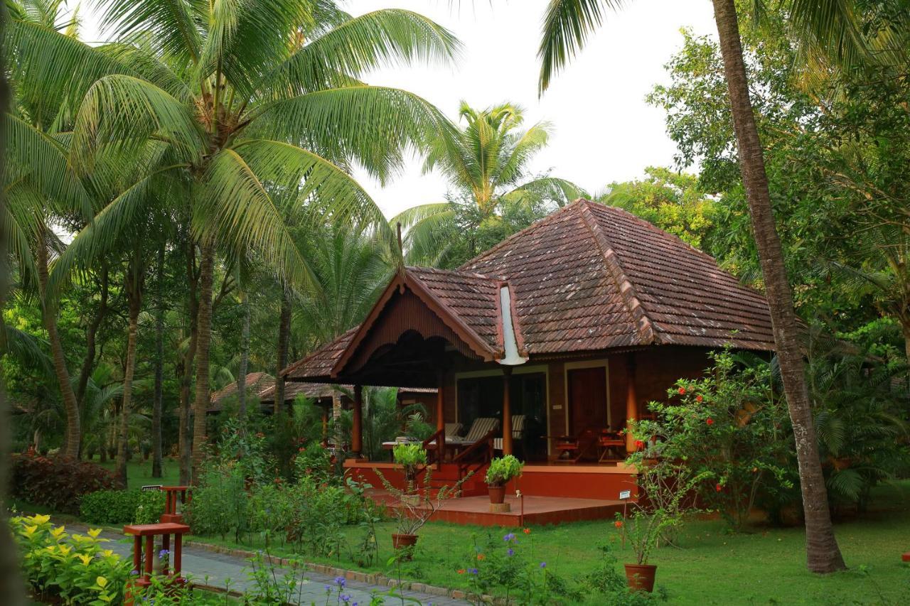The Nattika Beach Resort Thrissur Buitenkant foto